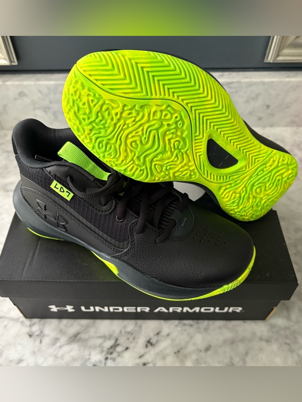 Under Armour UA Lockdown 7 Youth Kids Basketball Shoe Size 5Y Black Neon Green